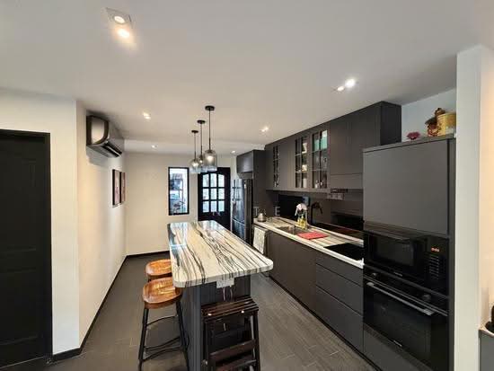 Hillview 128 photo 3