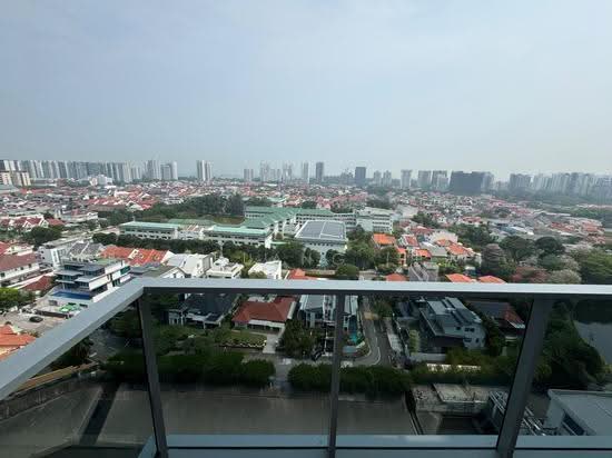 Grand Dunman image 1 of 9