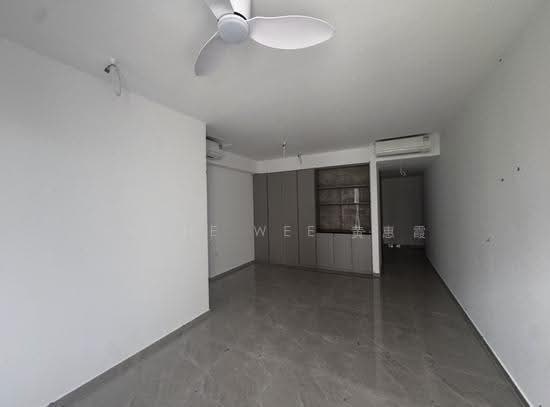 Grand Dunman image 1 of 3
