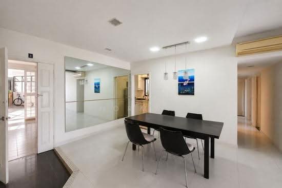 Kensington Park Condominium photo 2