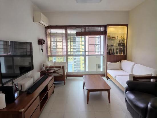 643 Punggol Central photo 2