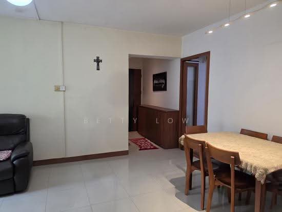 643 Punggol Central photo 3