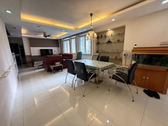 923 HOUGANG AVENUE 9 image 1 of 6