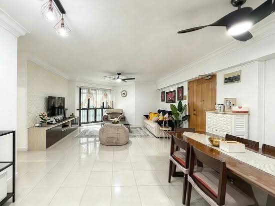 987D Jurong West Street 93 photo 3