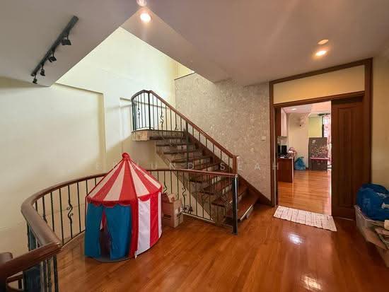 ★ Serangoon Garden Estate ★ Rare Corner Semi-D ★ Double Frontage ★ 6 Ensuites ★ photo 3
