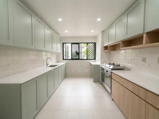 510 West Coast Drive photo 3