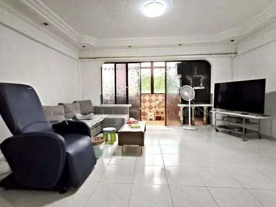 628 Hougang Avenue 8 image 1 of 10
