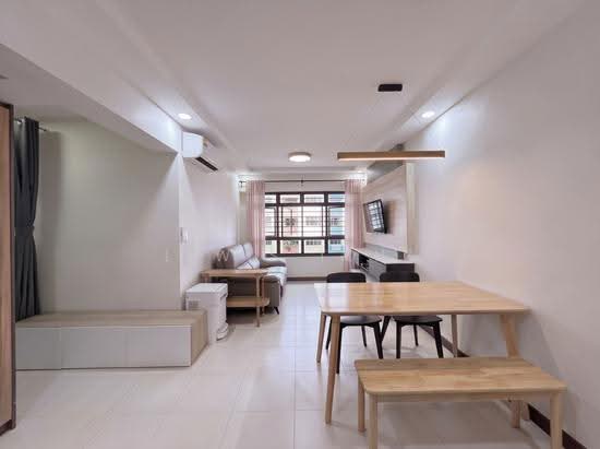 371 Jurong East Street 32 image 1 of 7