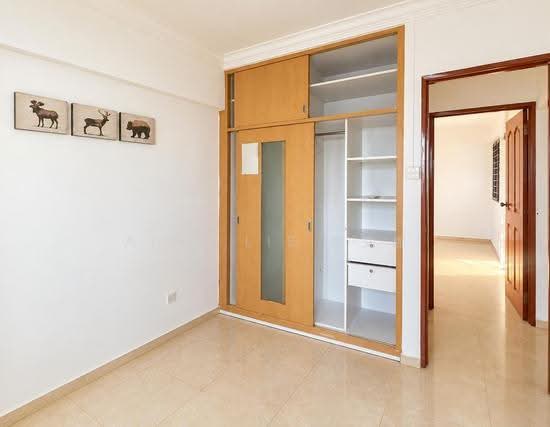 19 Cantonment Close photo 3