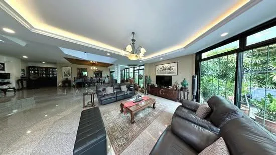 Paya Lebar Crescent FH SemiD image 1 of 6