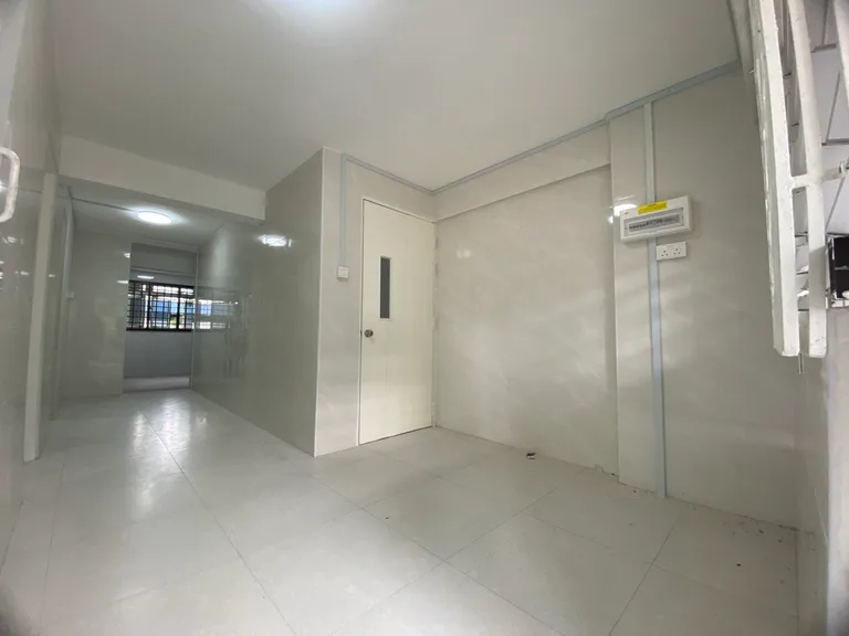36 Chai Chee Avenue image 1 of 10