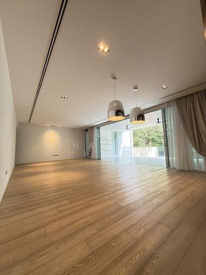 Nassim Park Residences image 1 of 10