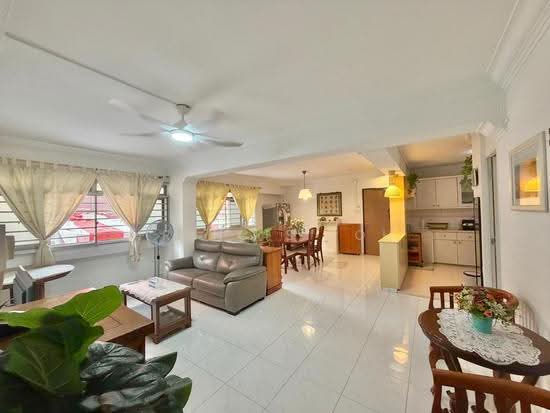 88 Redhill Close image 1 of 10