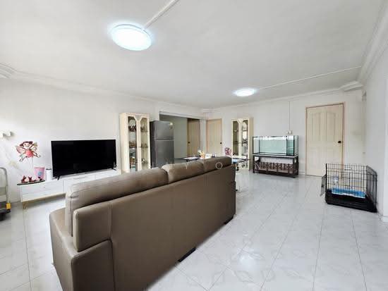 384 Tampines Street 32 image 1 of 9