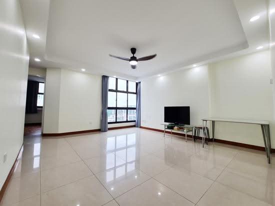 625 Senja Road image 1 of 10