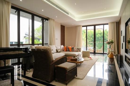 Opera Estate image 1 of 10