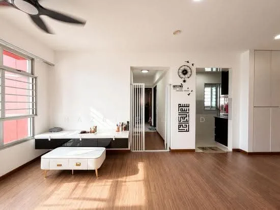 366A Sembawang Crescent image 1 of 10