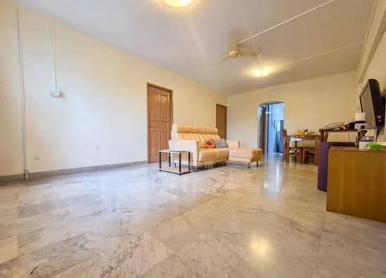 121 Hougang Avenue 1 image 1 of 8