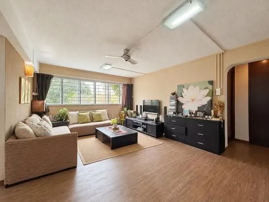 612 Hougang Avenue 8 image 1 of 7