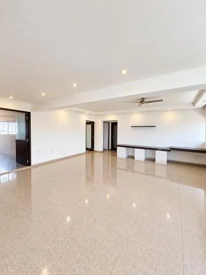 511 Bukit Batok Street 52 image 1 of 7