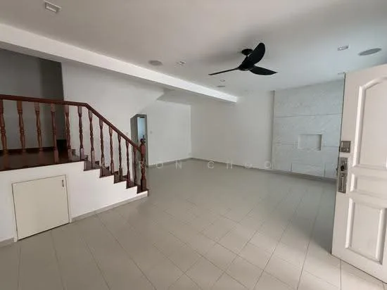 Jalan Elok charming terrace for rent image 1 of 10