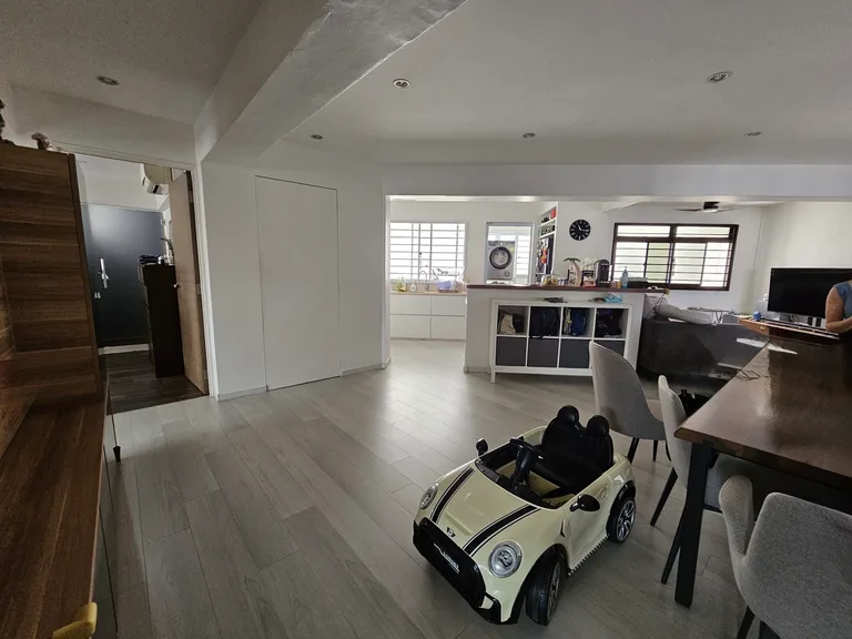 227B Compassvale Drive image 1 of 7