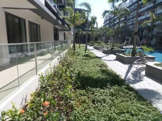Hedges Park Condominium image 1 of 5