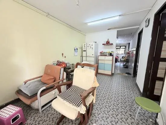 83 Commonwealth Close image 1 of 10