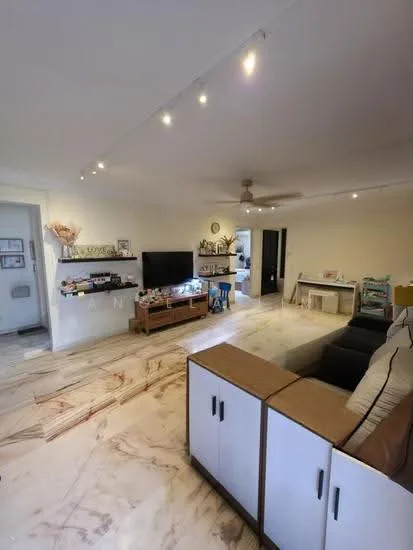 733 Yishun Avenue 5 image 1 of 10