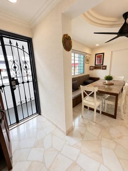 522 Hougang Avenue 6 image 1 of 10
