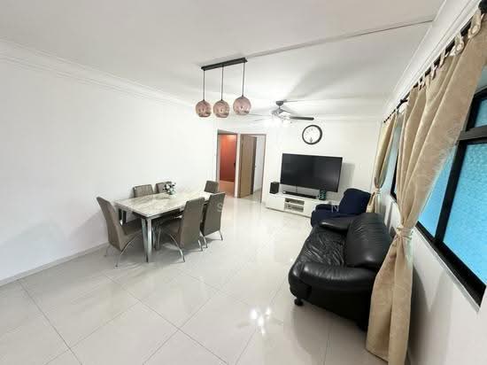 190A RIVERVALE DRIVE image 1 of 10