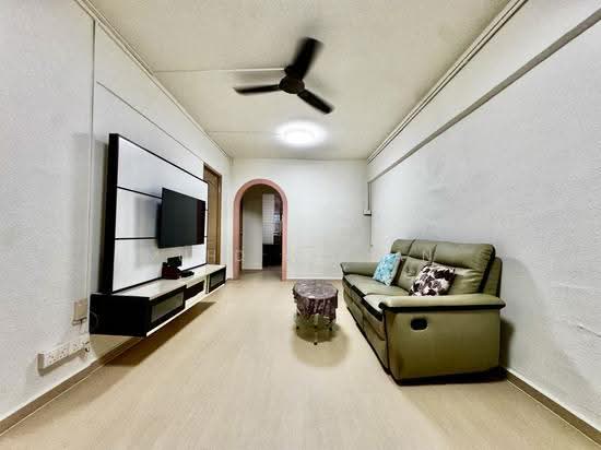 1 TECK WHYE AVENUE image 1 of 7