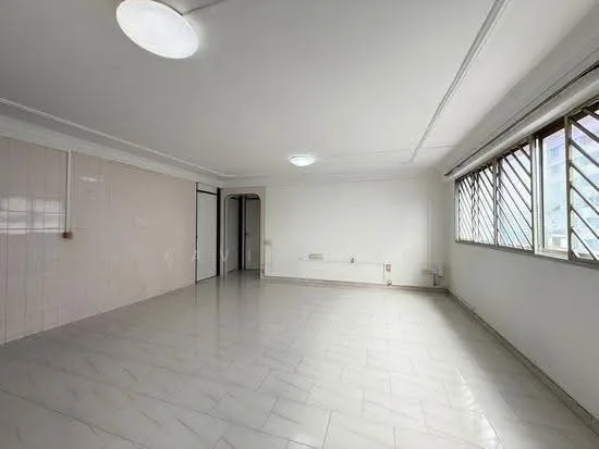 650 Hougang Avenue 8 image 1 of 5