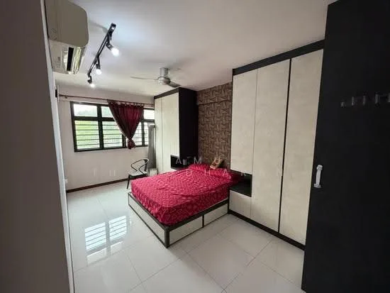 932A Hougang Avenue 9 image 1 of 9
