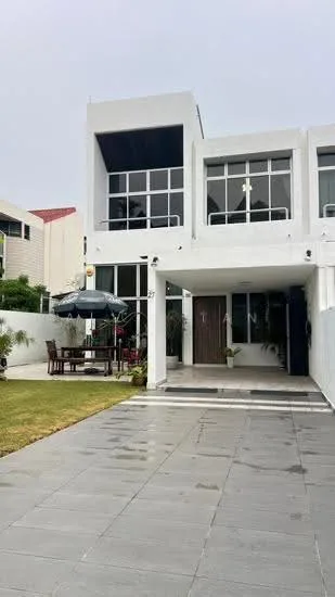 Freehold Good Size Semi D image 1 of 10