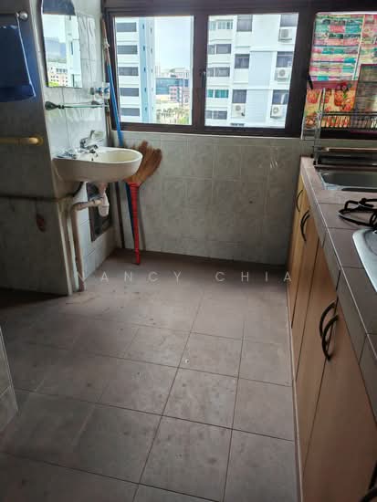 37 JALAN RUMAH TINGGI photo 2