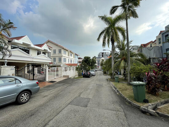 Robey Crescent photo 3