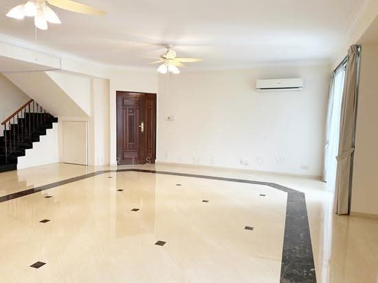 Elizabeth Heights photo 5