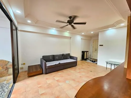 731 Tampines Street 71 image 1 of 10