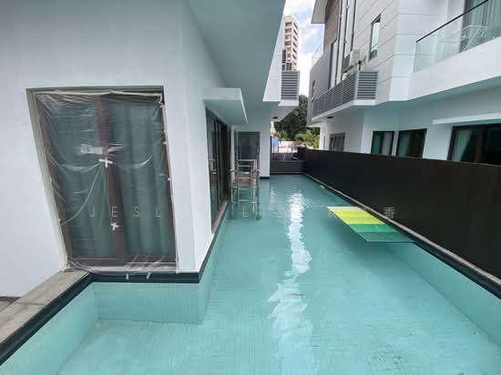 80 Meyer Road Cluster Bungalow with Private Pool image 1 of 10