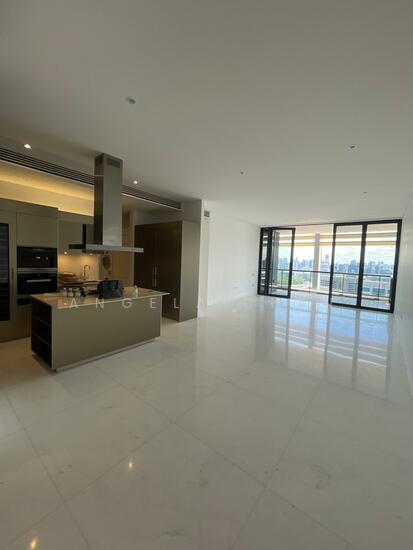 SOUTH BEACH RESIDENCES image 1 of 10