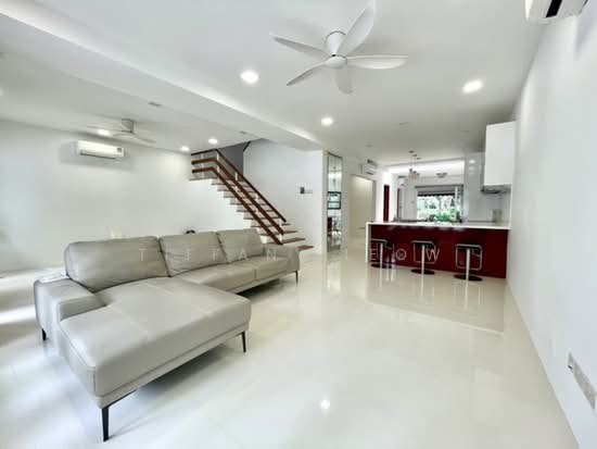 ***NEWLY RENOVATED!!! FEW MINS TO GREAT WORLD CITY & MRT! image 1 of 9