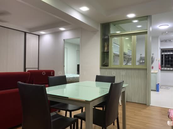 372 TAMPINES STREET 34 photo 3