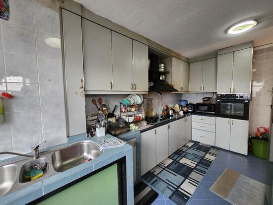 310 SERANGOON AVENUE 2 photo 5