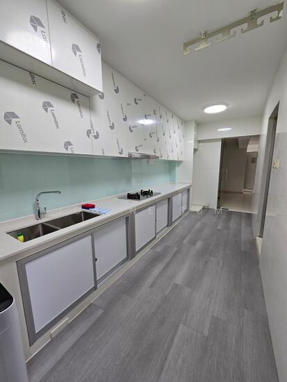 354D ADMIRALTY DRIVE image 1 of 9