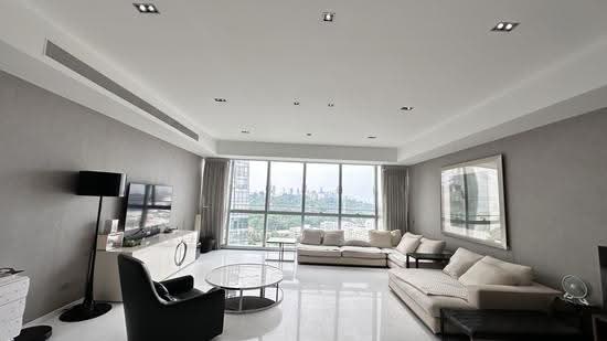 REFLECTIONS AT KEPPEL BAY