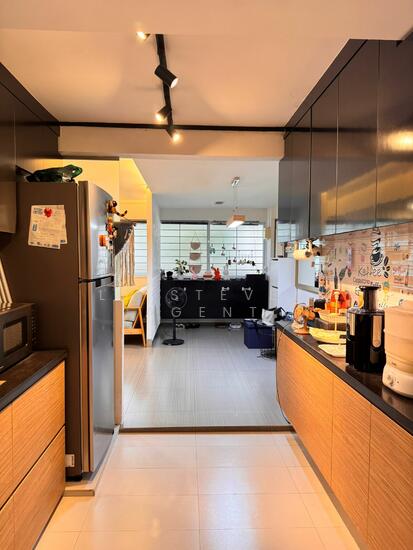 8 HOLLAND AVENUE photo 6