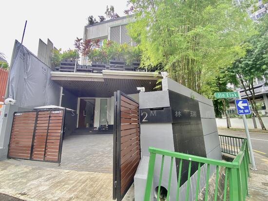Jalan Elok Freehold 3.5 Storey with Pool, Lift, Basement image 1 of 10