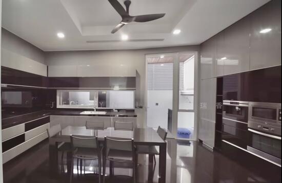 Jalan Elok Freehold 3.5 Storey with Pool, Lift, Basement photo 5
