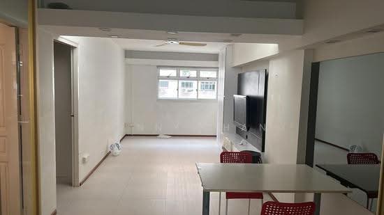 4 HOLLAND CLOSE photo 6